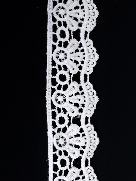 Dantela din bumbac, culoare Alb, latime 3 cm.