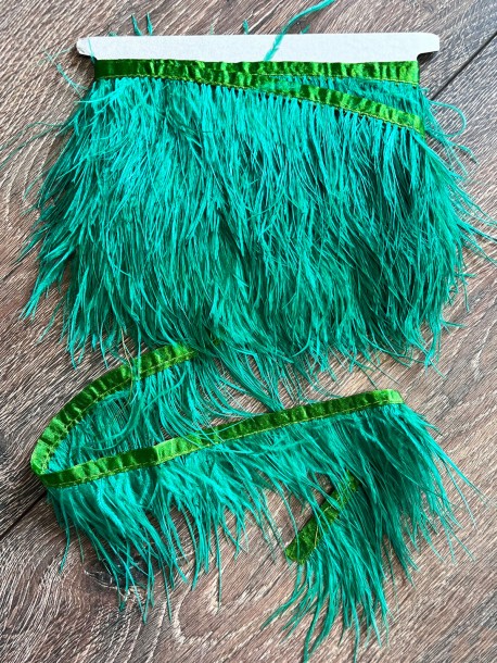 Pene de strut pentru haine - verde