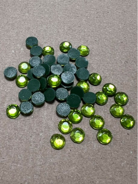 Зелени кристали за залепване SS30