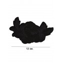 Broderie cu flori negre pentru decor