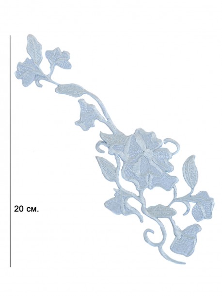 Broderie albastru deschis pentru decorarea hainelor